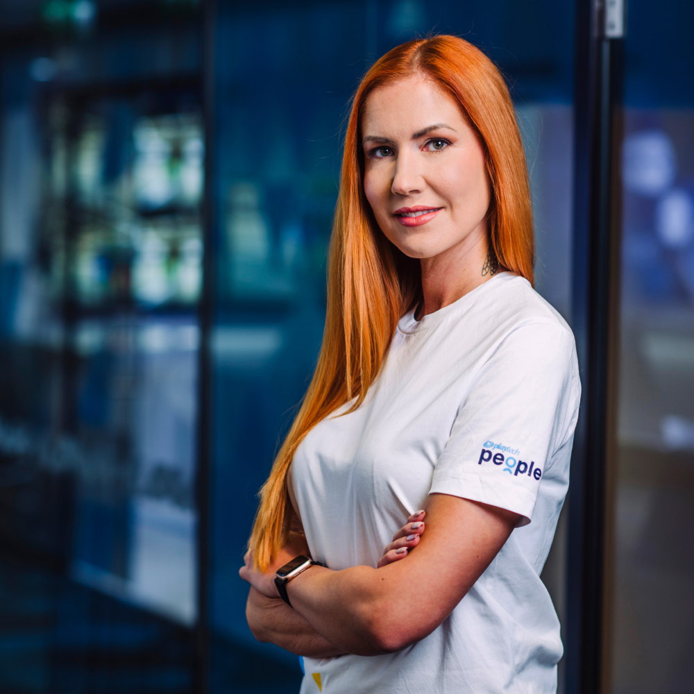 Angela Vuks